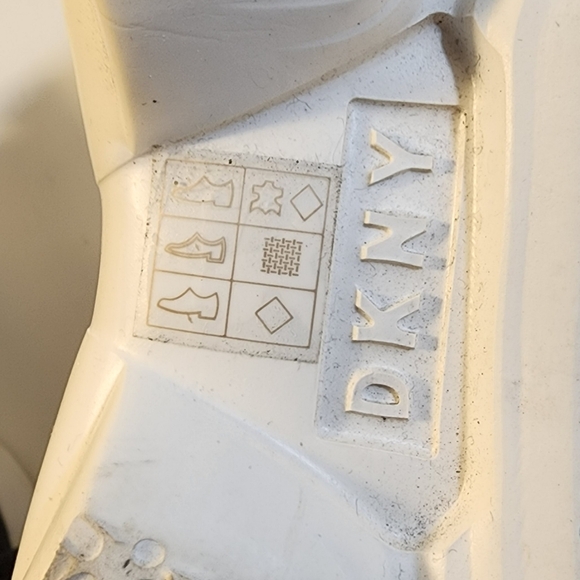 DKNY women's black lynzie sneak print lace up sneakera size 9 - Picture 2 of 9